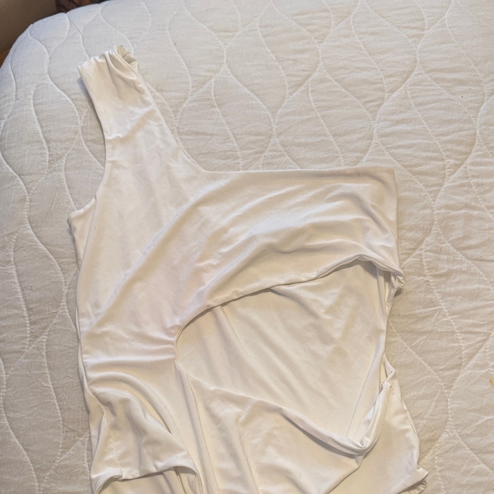 PrettyLittleThing Cream One-Shoulder Top